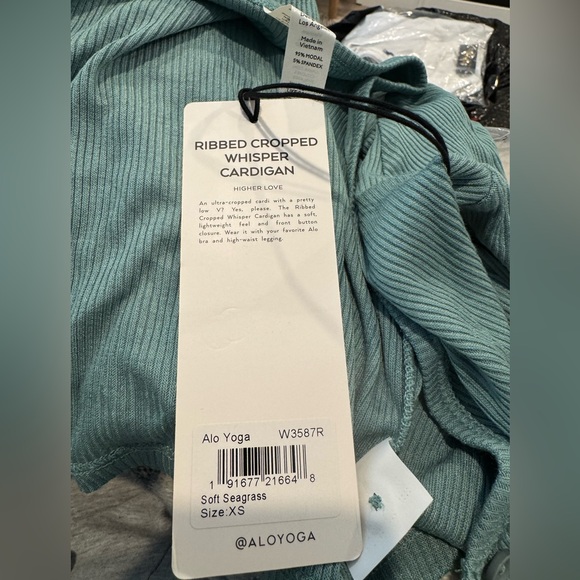 ALO YOGA BLACK RIBBED CROPPED WHISPER CARDIGAN NWT XS Soft Seagrass - Picture 3 of 6